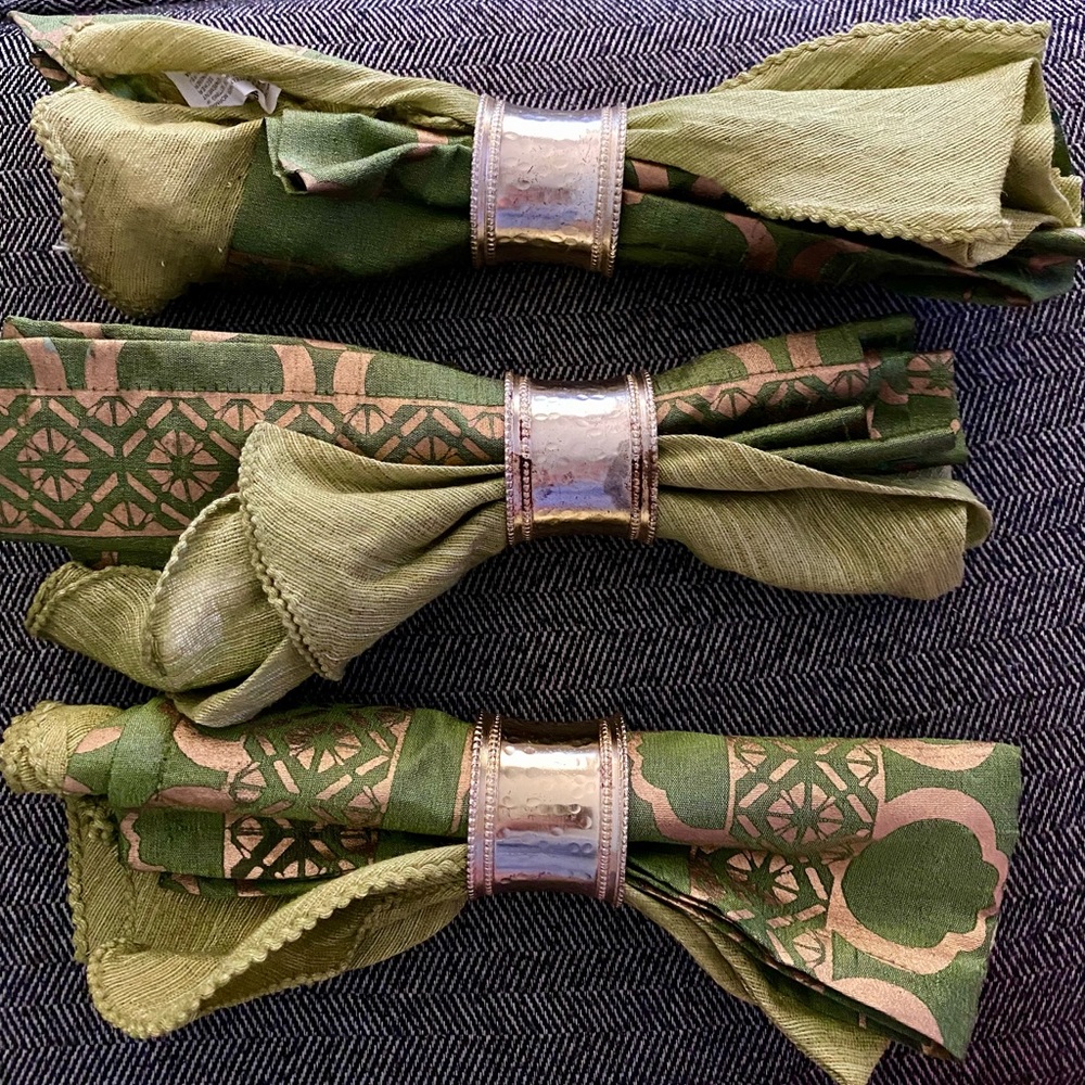 Pier One Imports - Napkin w/ Ring Set (3)